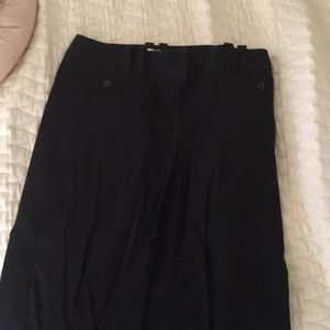 LOFT size 6 black capris “Marisa” style